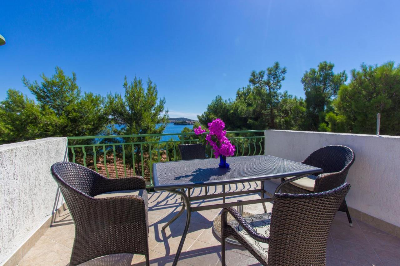 7 Olives * Rogoznica (Sibenik-Knin)
