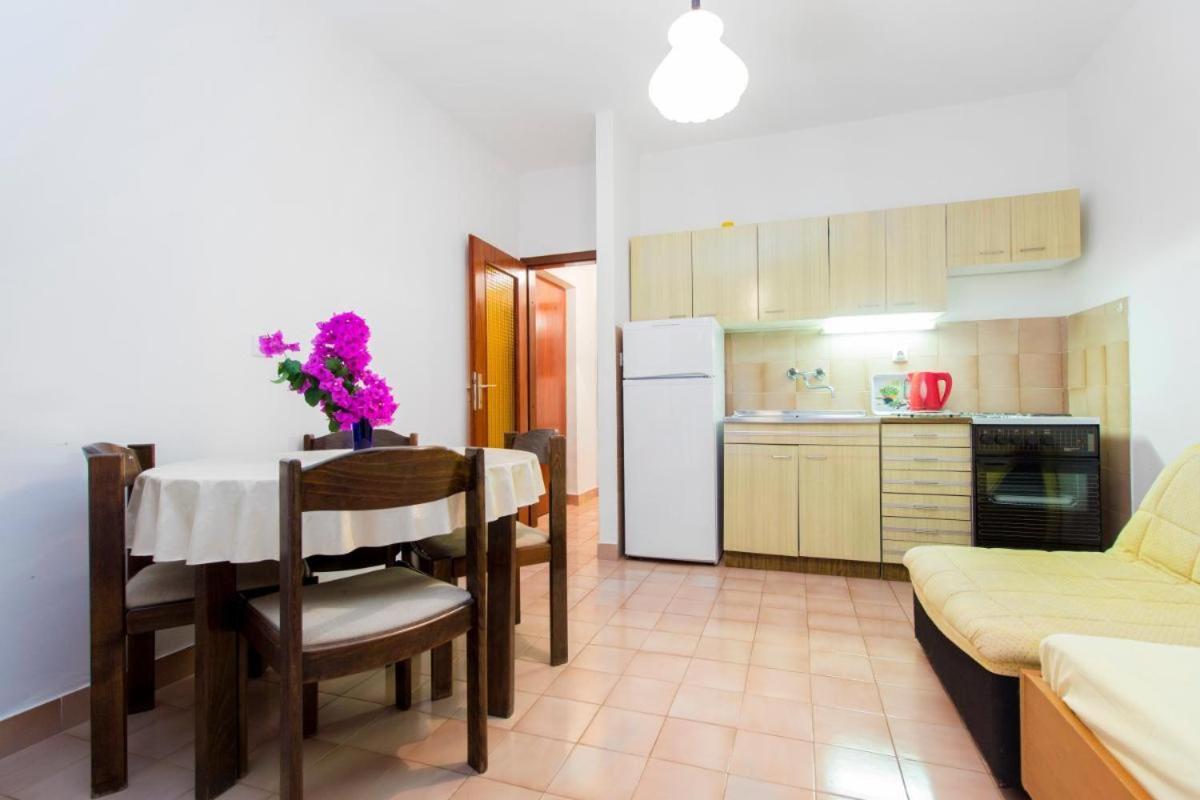 7 Olives * Rogoznica (Sibenik-Knin)
