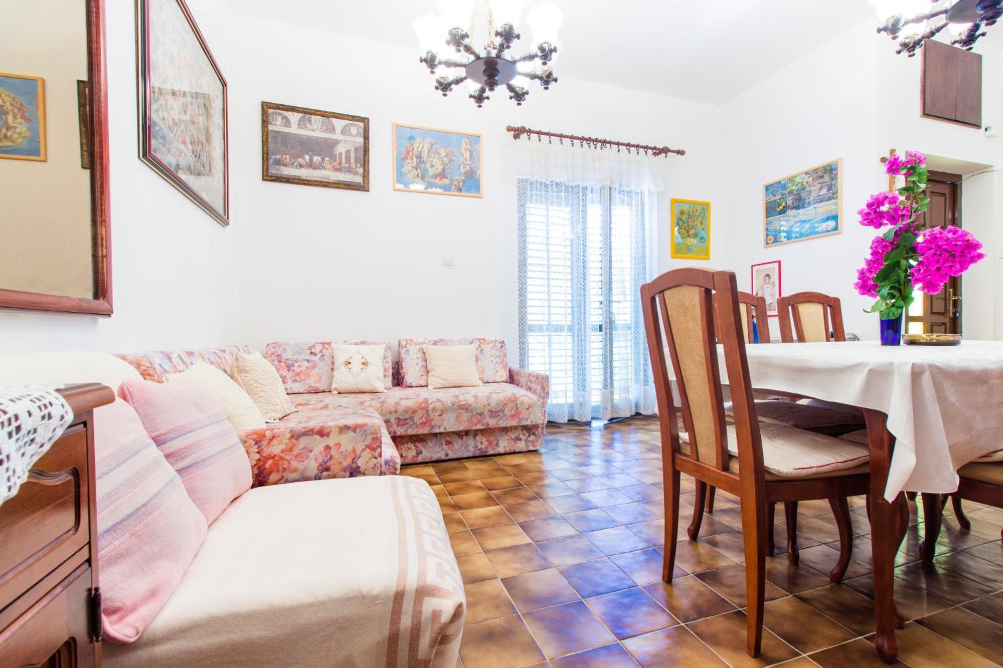 Apartment 7 Olives